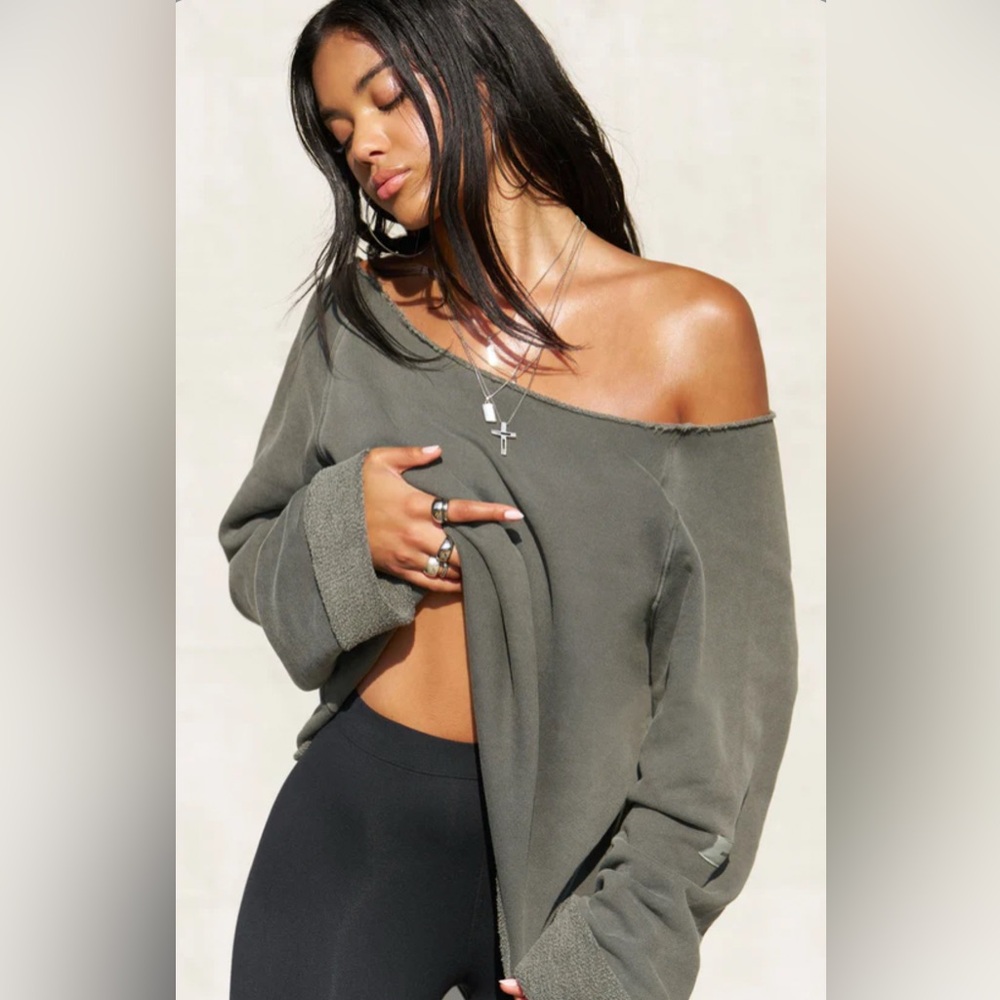 SLOUCHY PULLOVER SWEATSHIRT - SAND SM/MED